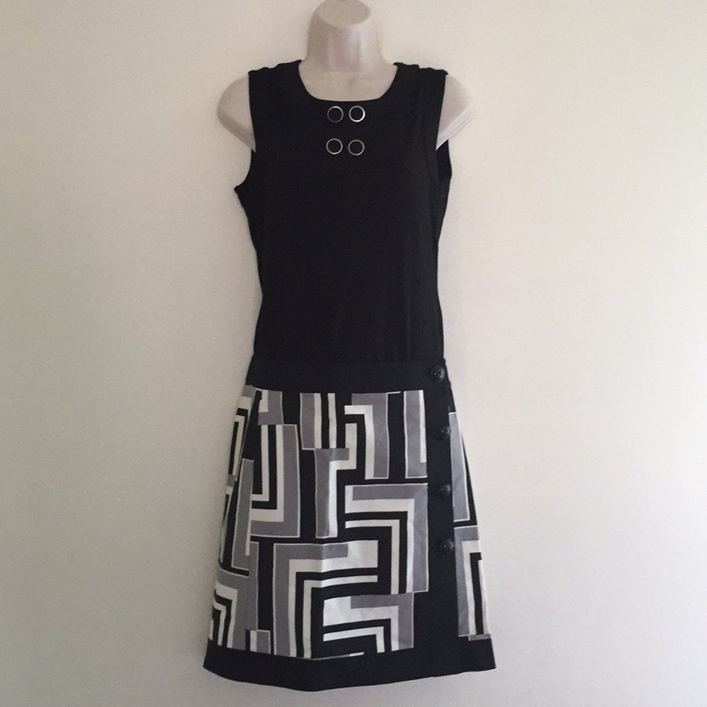 Ann Taylor Mod Geometric Button Front Mini Skirt - image 2